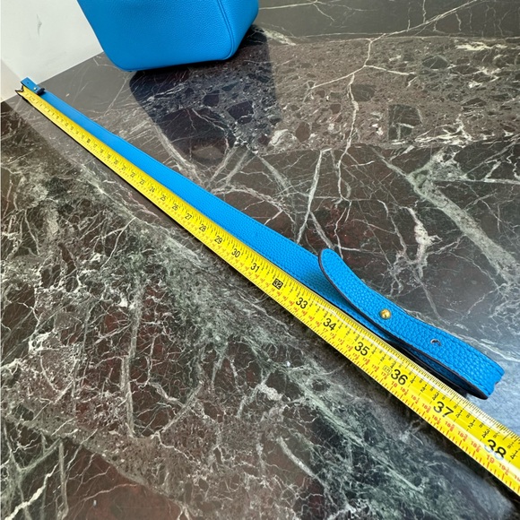 Fashion Leather Pillow bag Crossbody Bag Gold hardware - Picture 12 of 14